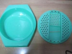 Tupperware Reibe mit Schüssel Retro - Bild 1 von 1
