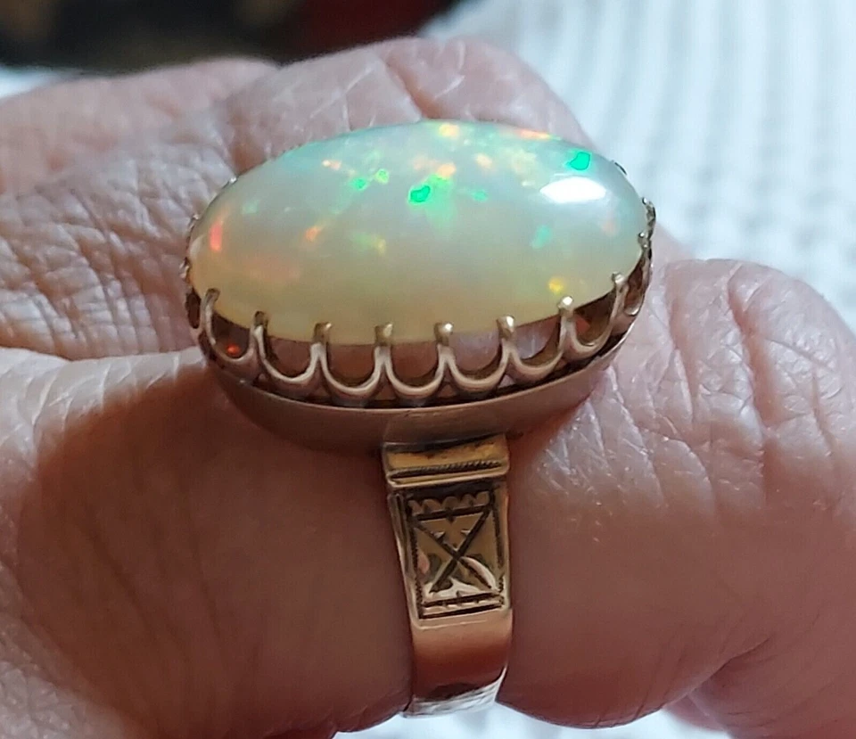 Antiguo anillo de compromiso de ópalo de fuego real de 5 quilates de corte ovalado enchapado en oro amarillo de 14 quilates Foto 1 de 4