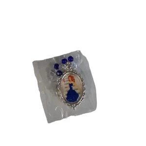 Key Chain Cameo Blue Unique Collectible New Charm Gift - Picture 1 of 6