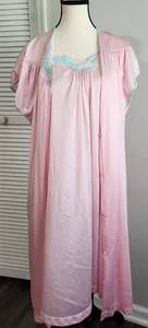 Vintage JC Penny Morgenmantel und Nachthemd Set Größe Large JCP Sammlerstücke rosa bestickt - Bild 1 von 8