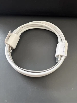 Cable USB-C a Lightning de Apple de 1 m/3,3 pies OEM MM0A3AM/A genuino original Foto 1 de 4