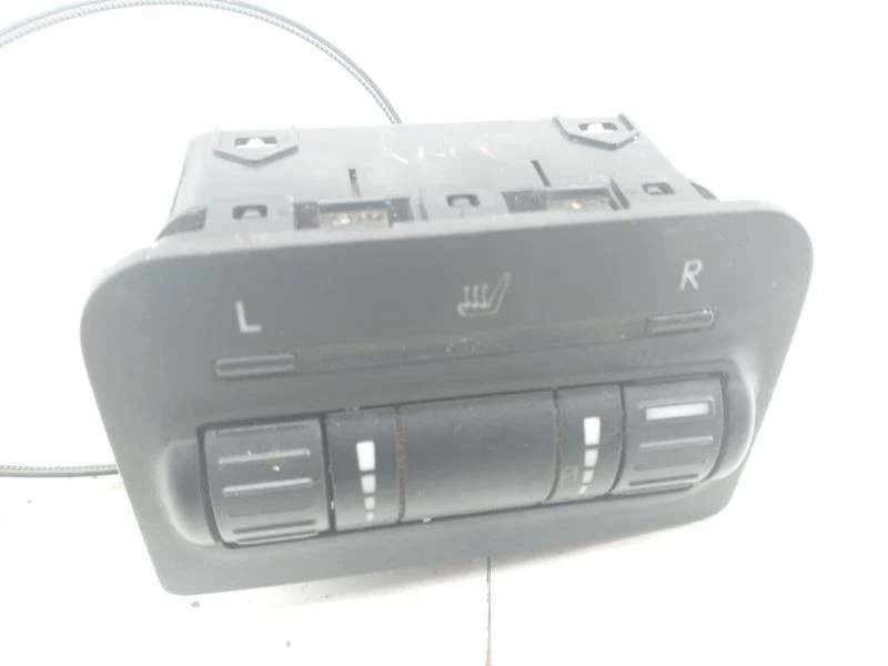 Subaru Outback 2008 asiento térmico panel de interruptores negro fabricante de equipos originales usado  Foto 1 de 4