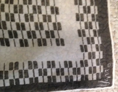 Bufanda geométrica Vera blanca y negra Foto 1 de 2