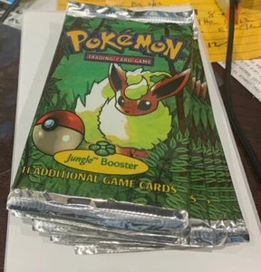 Vintage 1999 Pokemon Pokémon Jungle Set Booster Pack Flareon art SEALED WotC - Picture 1 of 1