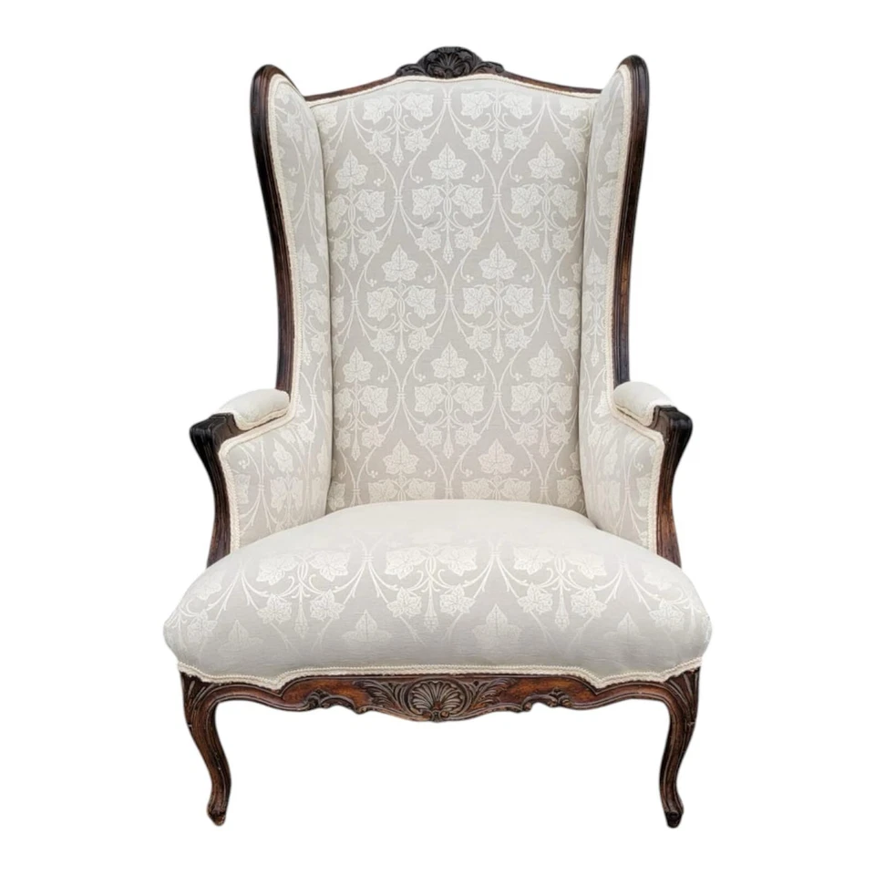 超大乡村法国翼背扶手椅雕刻木质奶油锦缎内饰 — 第 1/4 张图片