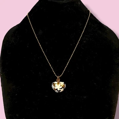 Colar pingente coração inchado floral tom dourado Folli Follie - Imagem 1 de 4