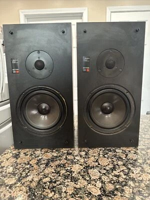 Celestion International DITTON 130 altoparlanti griglie SERIALIZZATE coppia set Inghilterra - Immagine 1 di 4