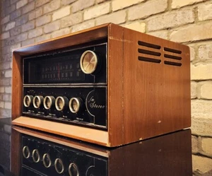 Silverstone Modelo 7403 FM Estéreo - De colección y Reparado - Sears, Roebuck and Co. - Imagen 1 de 6