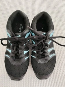 AS NEW Black Dance Sneakers CAPEZIO Bolt Size US 5 or Euro 36 - Picture 1 of 7