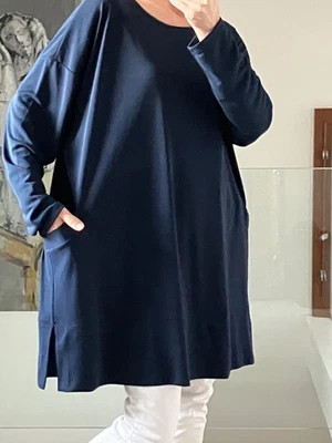 Camiseta deportiva informal Marla Wynne túnica azul marino bolsillos talla UK 3X talla grande Foto 1 de 4