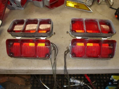 Oldsmobile Cutlass 442 1972 conjunto de conjuntos de luces traseras de fábrica GM OEM Foto 1 de 4