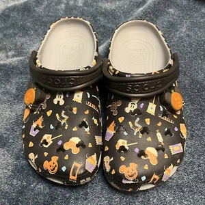 Disney Parks Mickey Halloween Light Up Crocs M5 W7 Snacks Dulces Golosinas 2020 - Imagen 1 de 10