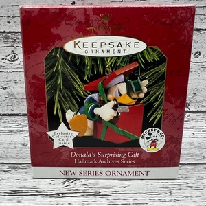 Hallmark Donald's Surprising Gift Keepsake Ornament Disney Holiday 1997 - Picture 1 of 8