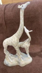 Pre Owned Rare Porceval Porcelain Giraffe With Baby Figurine Statue - Picture 1 of 6