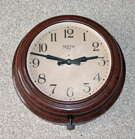 VINTAGE SMITHS  8 DAY BAKELITE  WALL CLOCK. WORKING Cover