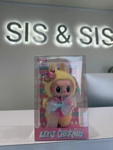USA-AUTHENTIC POP MART LABUBU THE MONSTERS - Let's Checkmate Queen Valentines - Picture 1 of 4
