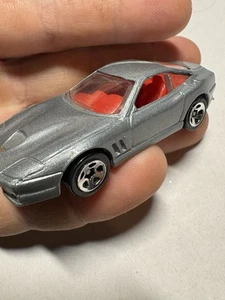 Hot Wheels 550 Ferrari Maranello 2000 auto pressofusa grigio argento rosso 1999 - Foto 1 di 2