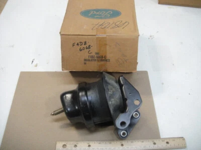 NOS OEM Genuine Ford 1991 -95 Ford Taurus Mercury Sable Engine Motor Mount-Rear - Image 1 of 4