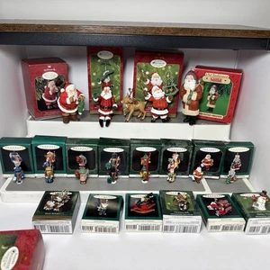 Lote de 19 adornos navideños y mini cascanueces de Papá Noel Plus con sello de colección - Imagen 1 de 21