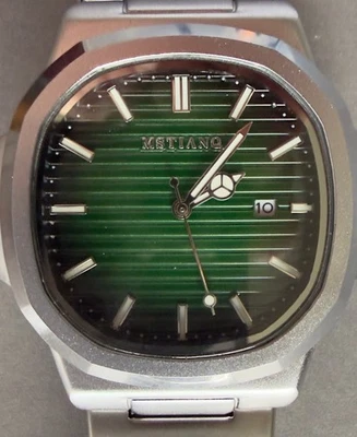 Reloj de cuarzo estilo Nautilus de acero inoxidable - esfera verde con fecha y segundos - Imagen 1 de 4