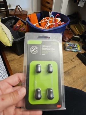 Littmann® Steth-Parts Kit,40001 SnapTight Soft-Sealing ,BLACK,L&S-ByMedicos T2 - Image 1 of 4