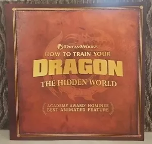 Raro libro DreamWorks How To Train Your Dragon Hidden World Press Art FYC Academy - Foto 1 di 9