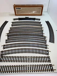 Set di piste da treno vintage Tyco HO 14 pz con scatola, 2 - Foto 1 di 6