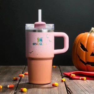 Stanley 20oz Pink Glow-in-Dark Becher Tasse Halloween 2025 Limited Edition Neu mit Etikett - Bild 1 von 4