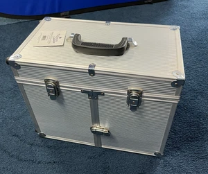 Estuche de herramientas de tren de maquillaje de aluminio cosmético 15x12x8 cepillos peines enrollables - Imagen 1 de 10