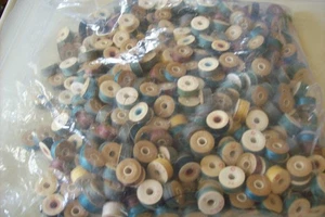 Huge Lot od Cotton Thread on Cardboard Bobbins - Picture 1 of 4