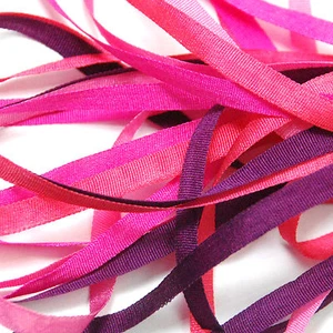 4 HEBRAS CINTA DE SEDA SUAVE 4 MM, ROSA OSCURO, 1 METRO DE LONGITUD - Imagen 1 de 1