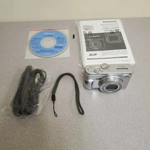Panasonic LUMIX DMC-LZ2 5.0MP Digital Camera looks new in box - FOR PARTS ONLY - Picture 1 of 11