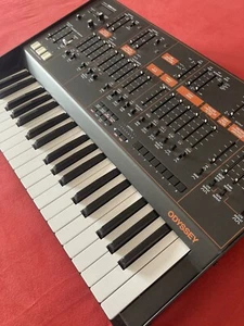 Behringer Odyssey - Top Zustand - Ohne Netzteil 9V-130amp - Bild 1 von 3