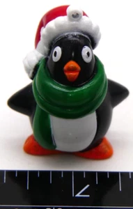 Santa Clause Penguin Scarf Figure Toy Figurine Christmas Topps 2001 Topper - Picture 1 of 6