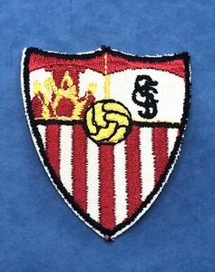 ESCUDO SEVILLA FC ANTIGUO PARCHE BORDADO 1980’s FUTBOL BADGE PATCH. - Foto 1 di 3