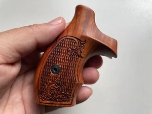 Art on Wood Grip for S&W J, BODYGUARD, ROUND BUTT, M60 Boot style, opened back - Picture 1 of 9