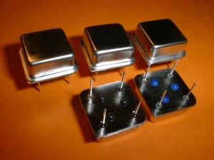 5x Quarz Oszillator 8MHz Half-Size - Picture 1 of 3