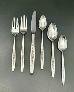 International Deep Silver Laurel Mist Silverplated Flatware Set Service for 12 - Picture 1 of 5