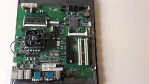 Carte mère serveur / carte mère industrielle avec processeur Core i5 2,2 GHz + 8 Go de RAM DDR3 - Photo 1/5