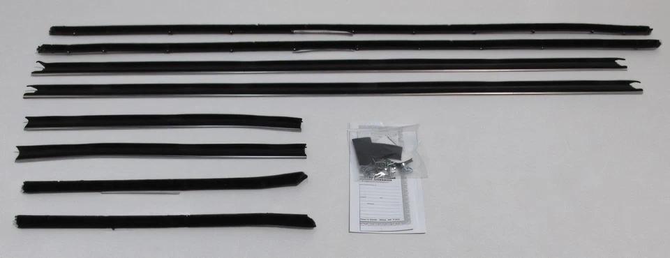 1968 年雪佛兰科迈罗庞蒂亚克 Firebird 可转换车窗扫地原始设备制造商 — 第 1/4 张图片