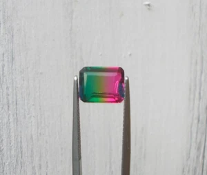 Bi-Color Green Red Topaz Emerald Gem 10 x 8mm for Jewelry, Crafts and Gifts - Picture 1 of 3