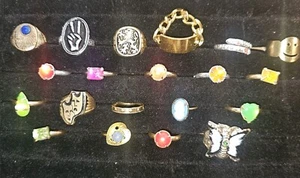Anillos de Metal Años 60 70 Máquina Expendedora Juguete Gumball-Todo Marcado Hecho en Hong Kong - Imagen 1 de 6