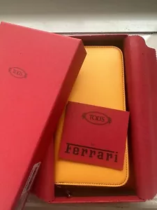 Genuino Nuevo Raro TOD'S para Ferrari Limited Billetera Doble Amarillo/Fibra de Carbono - Imagen 1 de 10