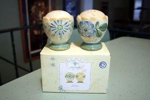 Pfaltzgraff Vintage Floral Blue Flowers Salt and Pepper Shakers Set NEW Boxed - Picture 1 of 9
