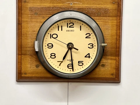 Marine Antique Ship Refurbish Lava Grey Paint Coating Seiko Quartz Wall Clock Cover