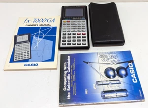 Casio FX-7000GA Calcolatrice Scientifica con Custodia, Manuale Proprietario e Libro (Funzionante) - Foto 1 di 24