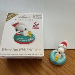 Hallmark Repintado Miniatura Cacahuetes 2011 Invierno Diversión Con Adorno Snoopy - Imagen 1 de 7