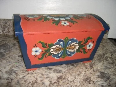 Norwegian Jewelry wood  Trunk Sewing Box Rosemaling signed JoAnn Copeland - Image 1 of 4