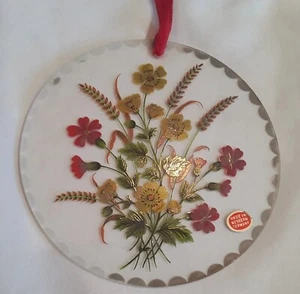Colgador para ventanas de vidrio de arte floral Circle of Blooms 5" hecho en Alemania - Imagen 1 de 7