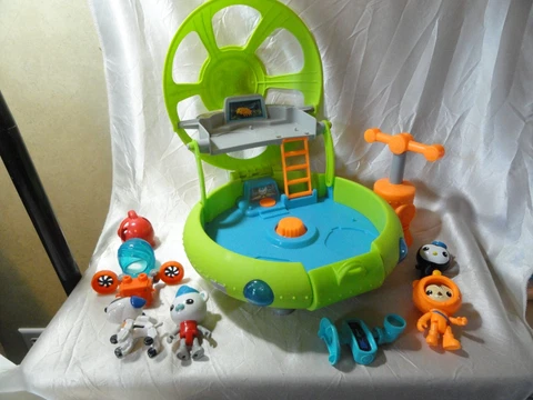 LOT OF FISHER PRICE OCTONAUTS OCTOLAB VEHICLE FIGURES AND ACCESSORIES Cover